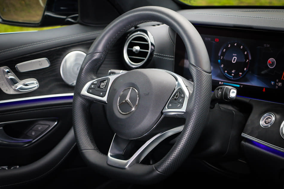 這個動力表現「剛剛好」！Mercedes Benz E250 AMG Line 動感智多星試駕！