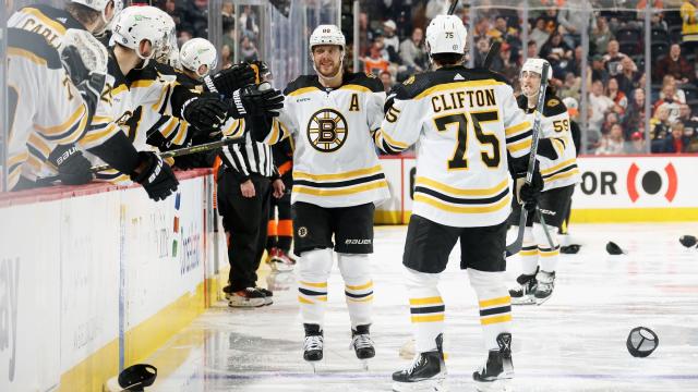 Live updates: Bruins come back for 2-1 victory over the Penguins