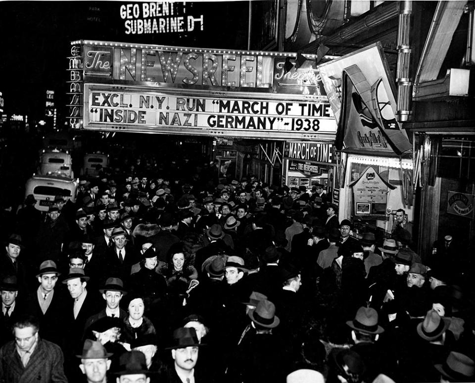 Embassy Newsreel Theater, New York City, 1938