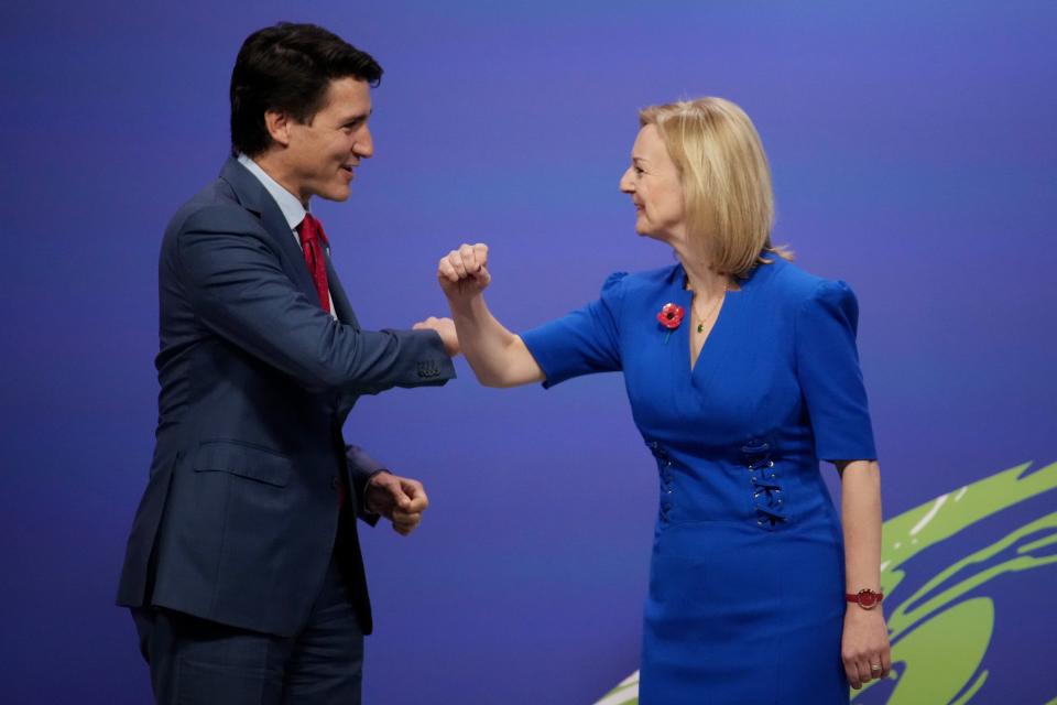 British Foreign Secretary Elizabeth Truss greets Canadian Prime Minister Justin Trudeau (Getty Images)