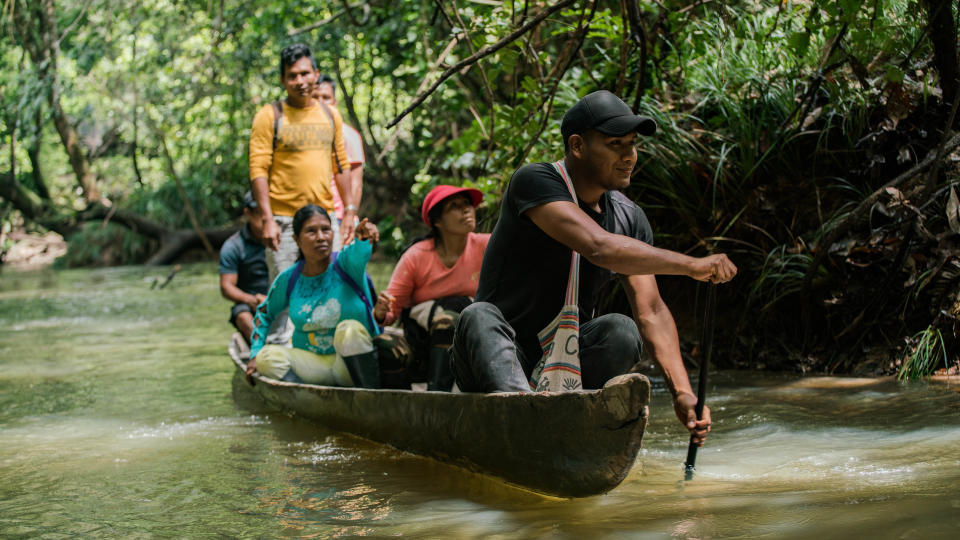 An Ecosystem Services Assessment Technical Team on the Igara Paraná River, Colombian Amazon (Luis Barreto, WWF-UK)