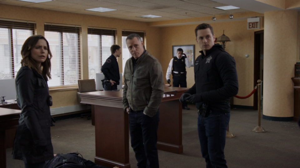 Lindsay, Voight, and Halstead looking at Upton for the first time in Chicago P.D. Season 4x21