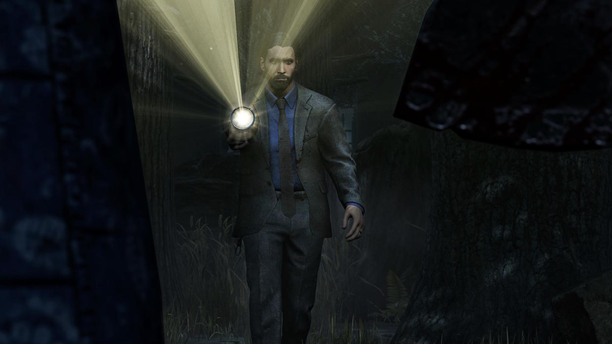  Alan Wake in Dead by Dayliglht - Alan Wake holding a flashlight as he looks at a killer with an axe. 