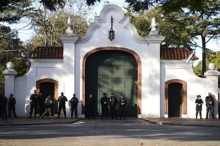 Protesta #17A frente a la quinta de Olivos