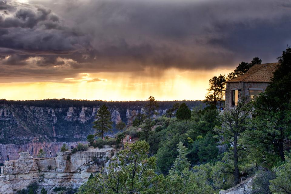 Grand Canyon Lodge via the Transept Trail