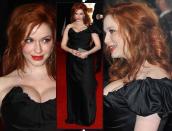 Das schwarze Abendkleid von <b>Christina Hendricks</b> braucht keine Worte. Lassen wir ihre zwei hochgeschnallten Argumente für sich sprechen.