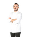 <p>33 ans, Paris. Chef, Le Mordu Paris. </p><p>Son univers culinaire : « Funky, sexy et tasty » décrit le jeune chef. Baptiste a une vraie influence pour la street-food asiatique, notamment dans les sauces.</p><br>