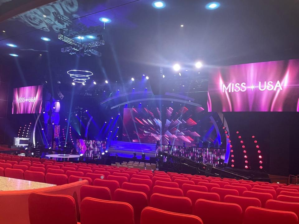 Miss USA stage before show