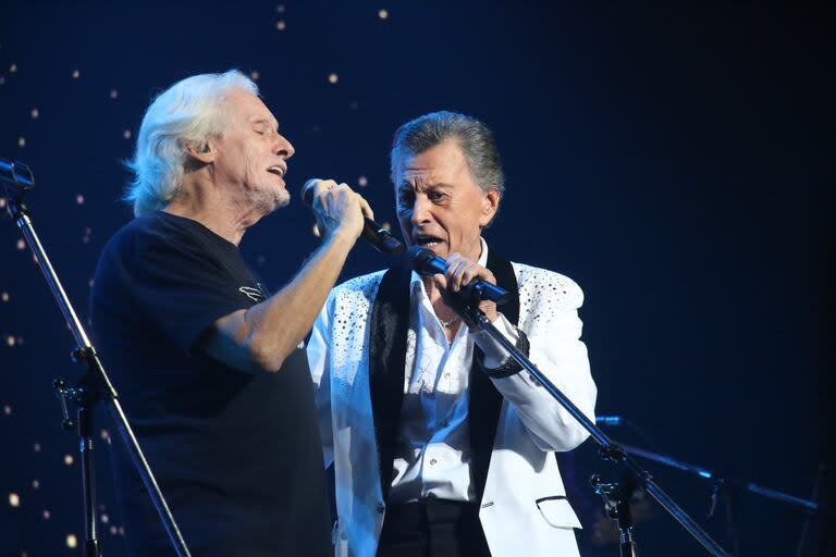 Nito Mestre junto a Palito Ortega, en el Luna Park