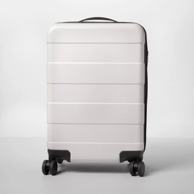 Save 70% on Away Luggage Lookalikes & Samsonite Spinners Post