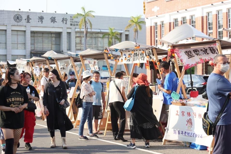 「乘風而騎」活動現場有「八豆妖市集」。   圖：高雄市觀光局/提供