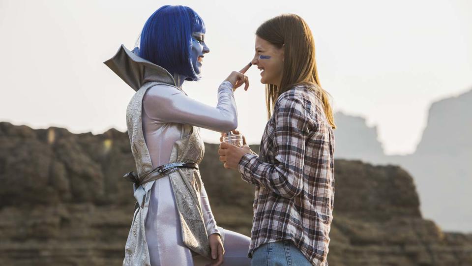 Sydney Sweeney as Emaline and Peyton Kennedy as Kate in <em>Everything Sucks!</em>