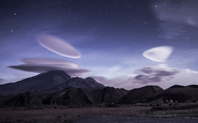 'UFO' clouds form above volcano