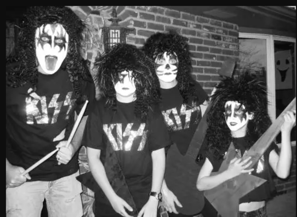 family halloween costume ideas kiss