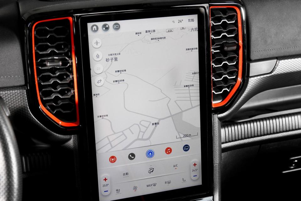 12吋螢幕與SYNC 4A提供多種功能供駕駛操作與資訊觀看。