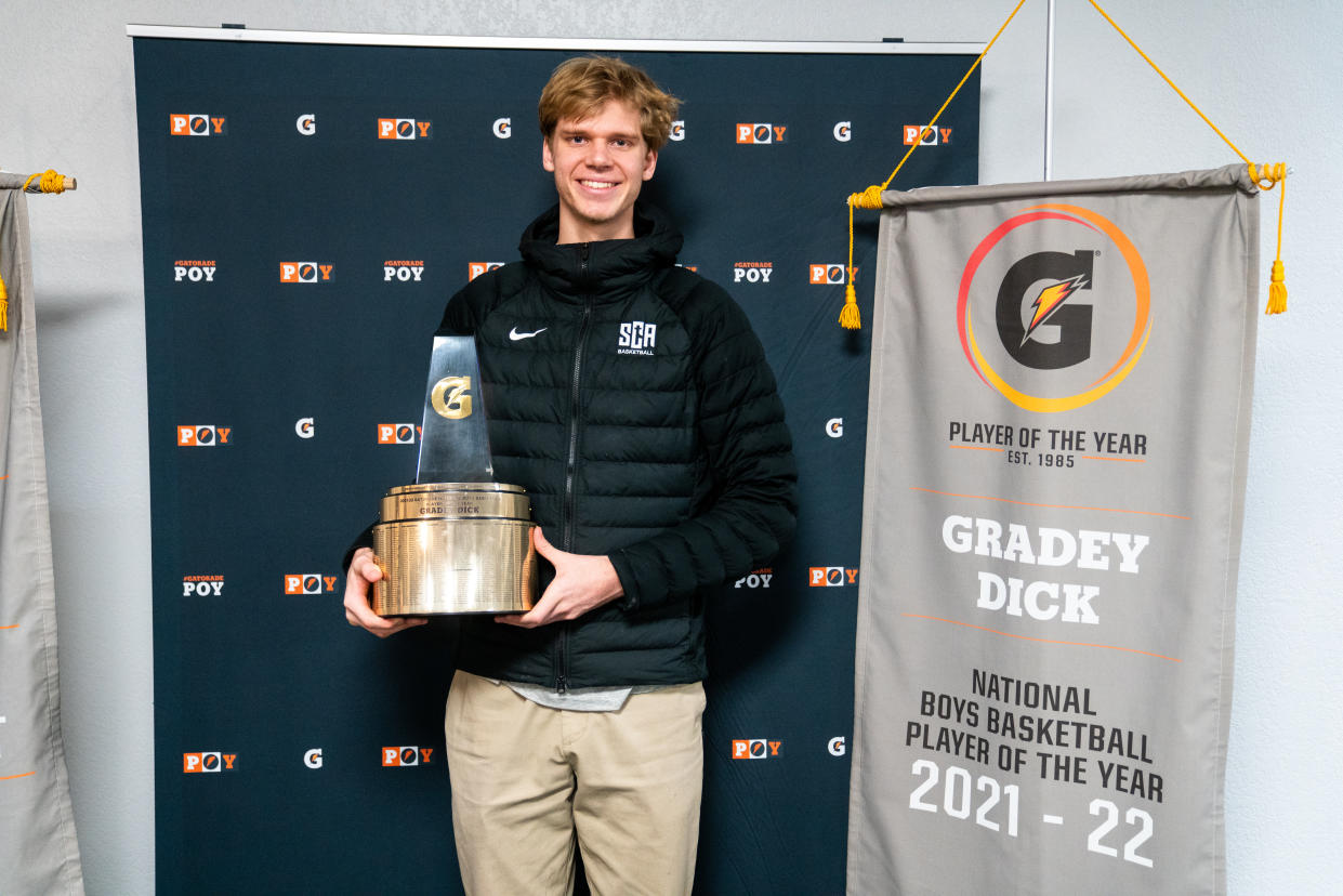 Kansas commit Gradey Dick with the Gatorade National Boys Basketball Player of the Year trophy. Past winners include LeBron James, Kobe Bryant, Jayson Tatum and Karl-Anthony Towns.