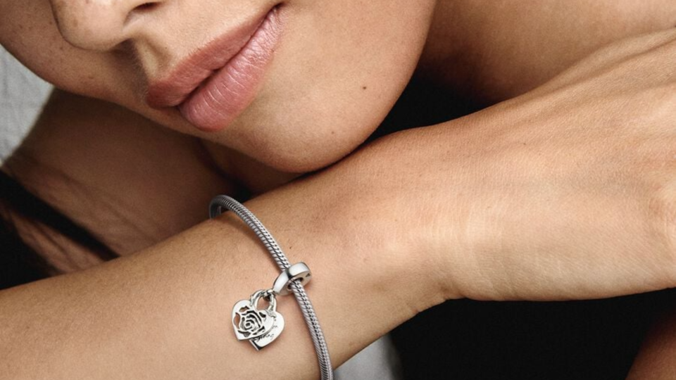 Save on custom jewelry today at Pandora.