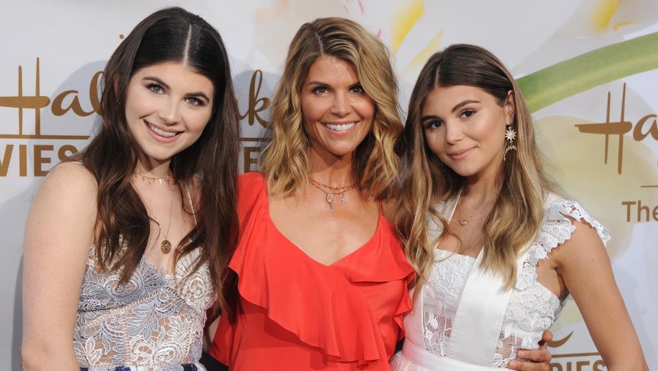 <span><span>Lori Loughlin with her daughters, Isabella Rose Giannulli and Olivia Jade Giannulli, in 2017</span><br><span>Gregg DeGuire/WireImage/Getty</span></span>