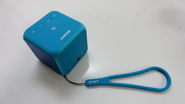 炫彩魔方 SONY SRS-X11 藍牙喇叭 開箱