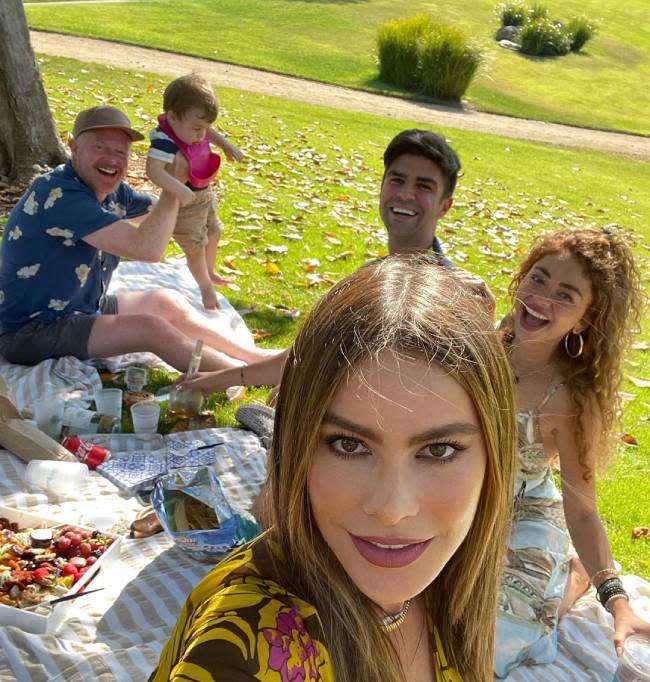 sofia-vergara-picnic