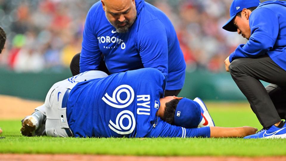 Blue Jays starter Hyun Jin Ryu was cruising through only his second start of the season before receiving a comebacker off his right knee. (Getty Images)