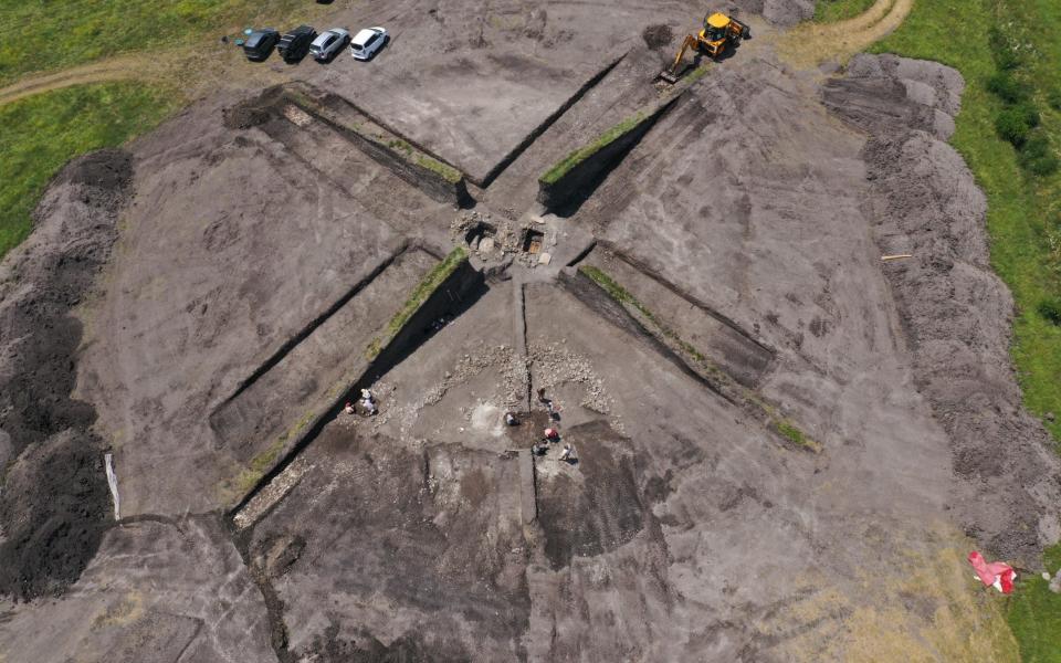 Overview of the archaeological excavations of a Yamnaya kurgan in Malomirov - Michał Podsiadło
