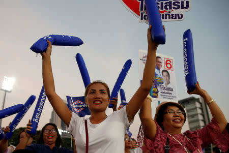 Supporters of Palang Pracharath Party attend their last party campaign rally outside a stadium in central Bangkok, Thailand, March 22, 2019. REUTERS/Soe Zeya Tun