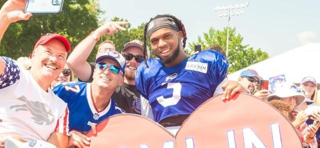 Bills' Damar Hamlin returns to football with unforgettable NFL moment - A  to Z Sports