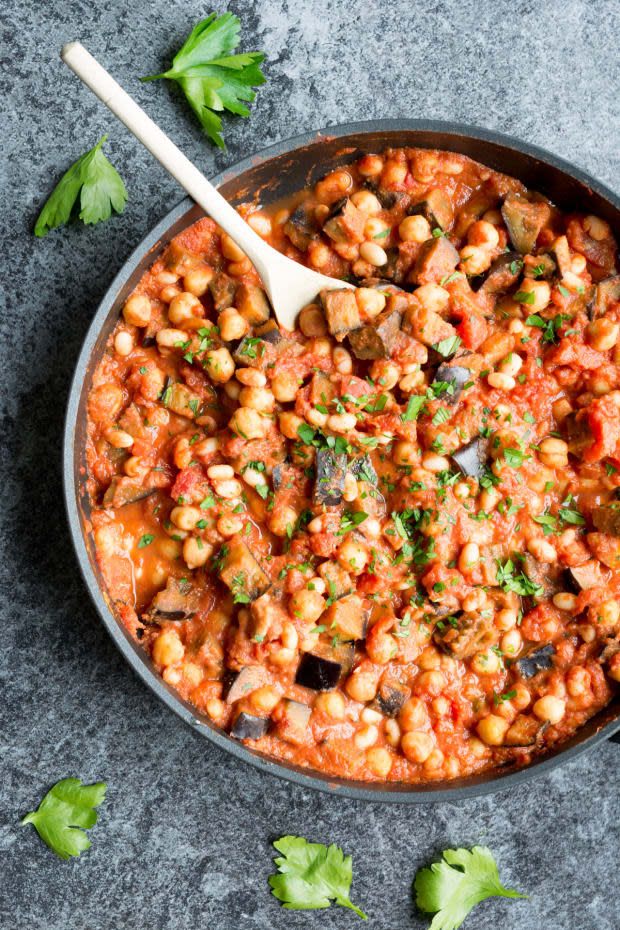 <p><a href="http://laurencariscooks.com/10-minute-creamy-vegan-bean-and-aubergine-casserole/" rel="nofollow noopener" target="_blank" data-ylk="slk:Lauren Caris Cooks;elm:context_link;itc:0;sec:content-canvas" class="link ">Lauren Caris Cooks</a></p>