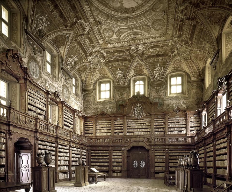 Photographer travels the globe documenting the world’s most beautiful libraries