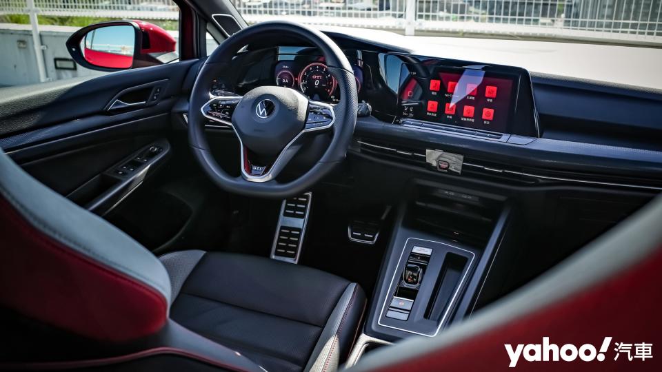 2022 Volkswagen Golf GTI試駕體驗，電控加身延續傳奇血脈！