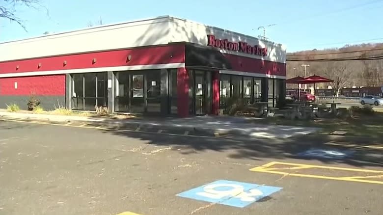 A closed Boston Market