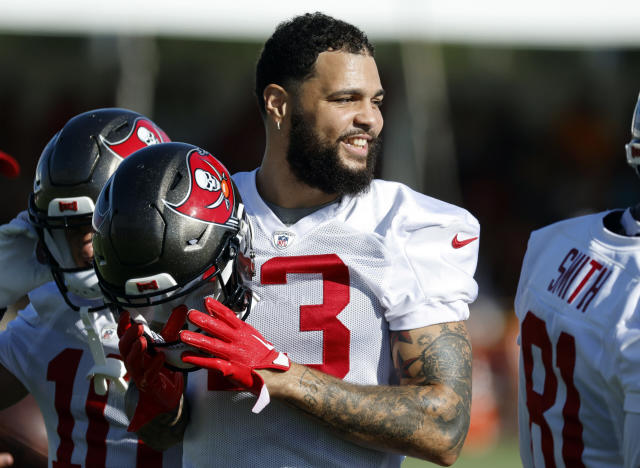 Bucs training camp: Hear from Mike Evans, Russell Gage and more