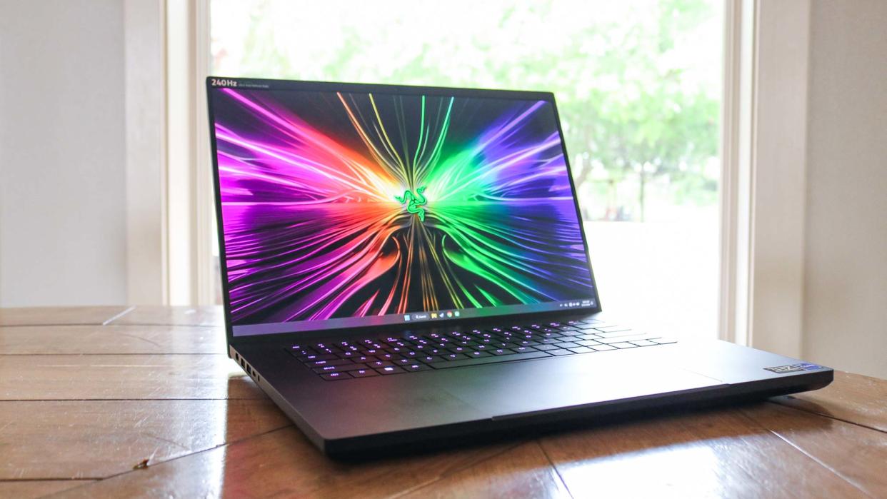  The Razer Blade 16 (2024) on a table. 