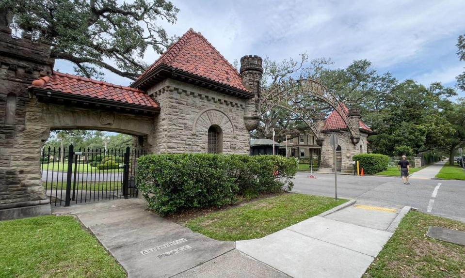 The entrance of Audubon Place, a gated neighborhood in New Orleans.