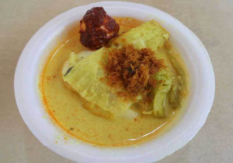 sinar harapan - lontong