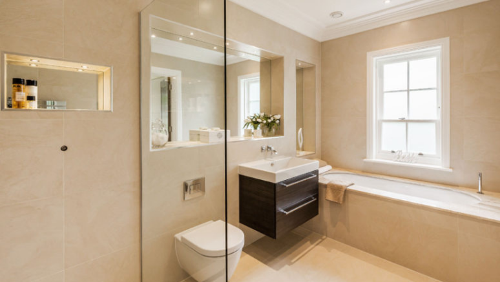 Kamar mandi yang nyaman akan membuat Anda betah saat menggunakannya. (Foto: Digs Digs)