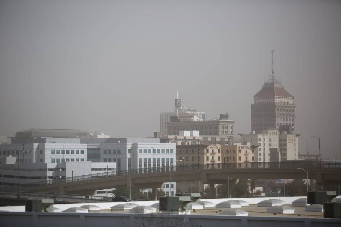 Smoke from the Creek Fire puts downtown Fresno under a pall in September 2020.