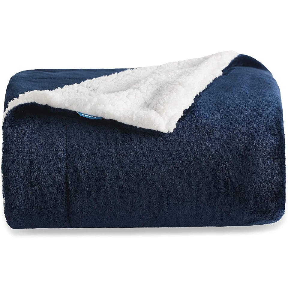 Bedsure Sherpa Fleece Throw Blanket