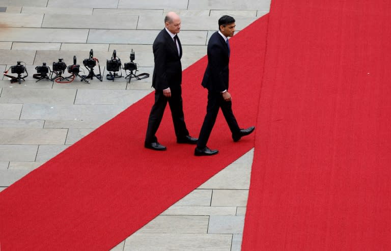 Der britische Premierminister Rishi Sunak ist zu seinem Gespräch mit Bundeskanzler Olaf Scholz (SPD) in Berlin eingetroffen. Der konservative Regierungschef wurde am Mittwoch mit militärischen Ehren im Bundeskanzleramt empfangen. (Odd ANDERSEN)