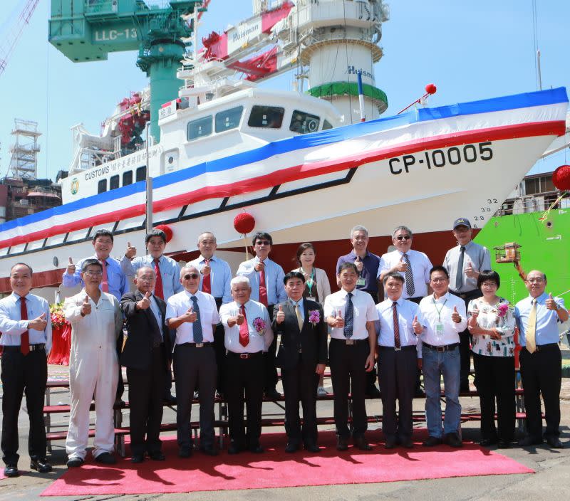 ▲台灣國際造船承造財政部關務署百噸級巡緝艇第3艘命名下水。(圖／記者黃守作攝，2022.08.29)