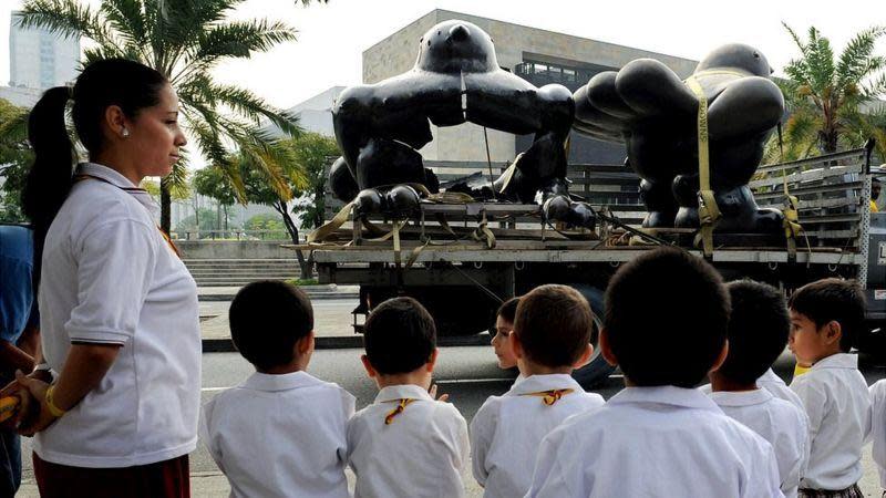 Paloma destruida en Medellin