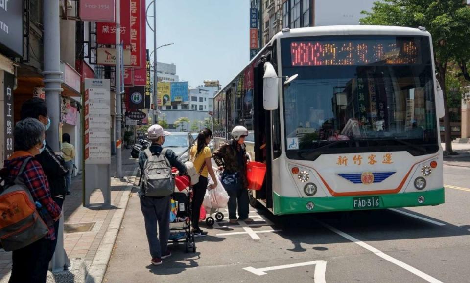 新竹客運年底停駛多條路線，桃竹苗公共運輸狀況連連。（圖：竹縣府提供）