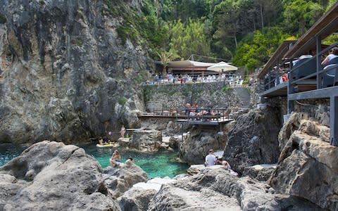 La Grotta is ideal for a refreshing late afternoon swim and snorkel, followed by a locally produced ale or a piña colada