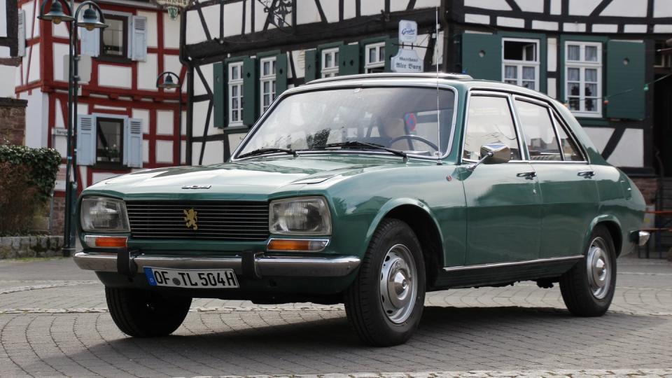 Langläufer: Von 1968 an 37 Jahre lang baute Peugeot den 504. Foto: Thomas Geiger