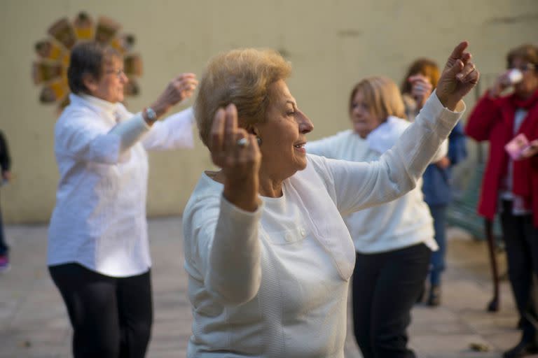 La campaña tiene como objetivo fomentar un envejecimiento activo, saludable, recreativo y participativo.