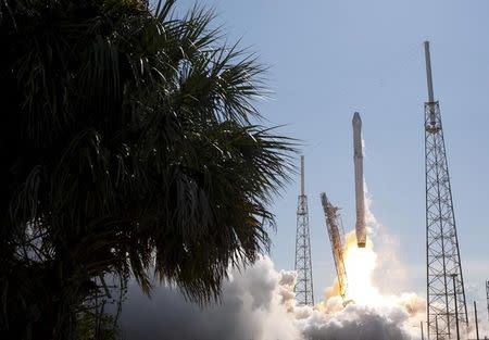 The unmanned SpaceX Falcon 9 rocket with Dragon lifts off launch pad 40 at the Cape Canaveral Air Force Station in Cape Canaveral, Florida April 14, 2015. REUTERS/Scott Audette