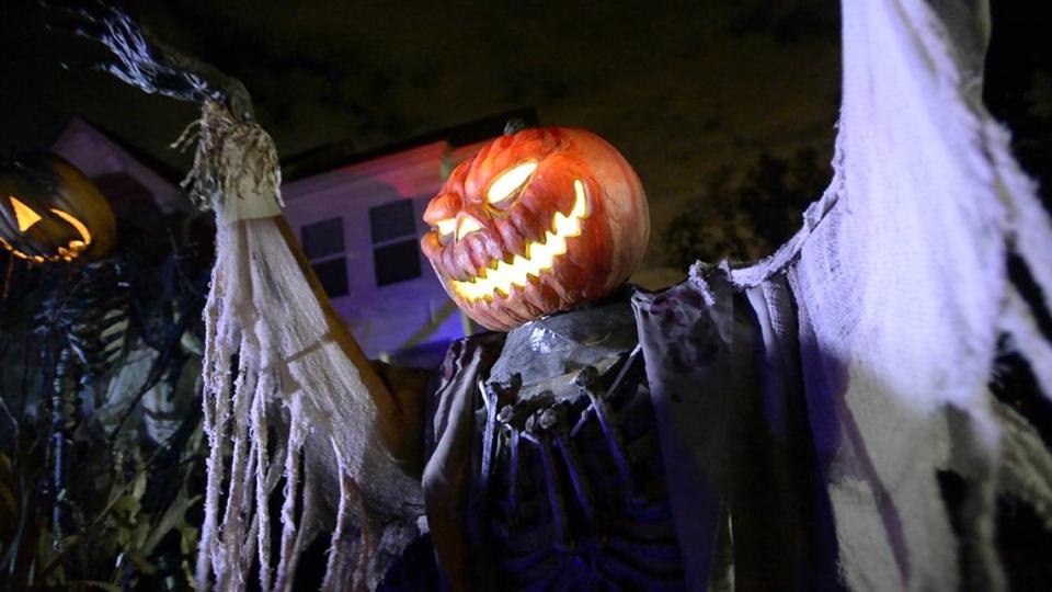 Charlotte could see record-high temperatures this weekend, but a major cool-down is in store for trick-or-treaters, a National Weather Service meteorologist said on Thursday, Oct. 26, 2023.