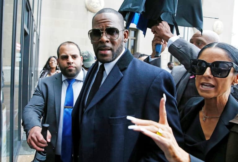 Le chanteur R. Kelly arrivant pour une audience dans un tribunal de Chicago, le 7 mai 2019 - NUCCIO DINUZZO © 2019 AFP