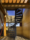 <b>Im Innern des Lake Union Hauses</b><br>Eine Wendeltreppe führt auf die Dachterrasse. (Bild: vc-arch)